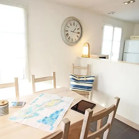 Le Clos Des Flots - Le Phare Feriehus La Flotte